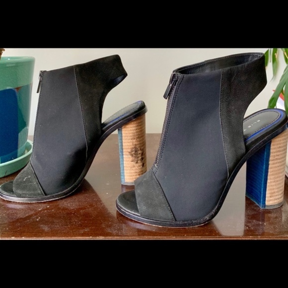 Elie Tahari neoprene zip front stacked wooden heel peep toe ankle bootie sandal - Picture 4 of 6